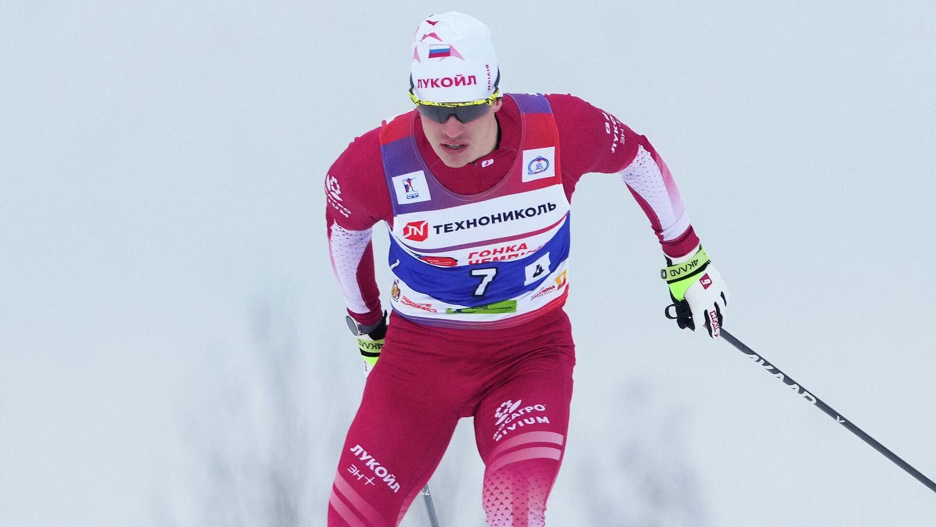 "Большунов мне руку не жмет": смелое интервью об изнанке лыжных гонок