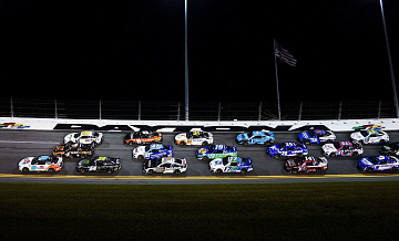 На гонке NASCAR в США произошла масштабная авария