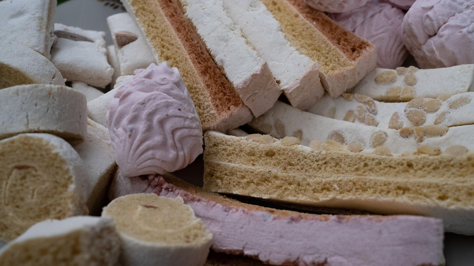 Зефир и пастила могут стать хорошей заменой конфетам, рассказала эксперт