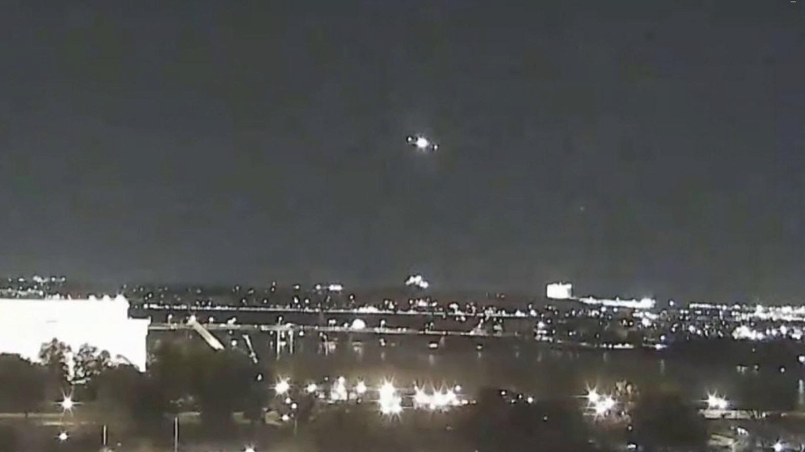 Мэр Вашингтона подтвердила, что на борту упавшего лайнера были 64 человека