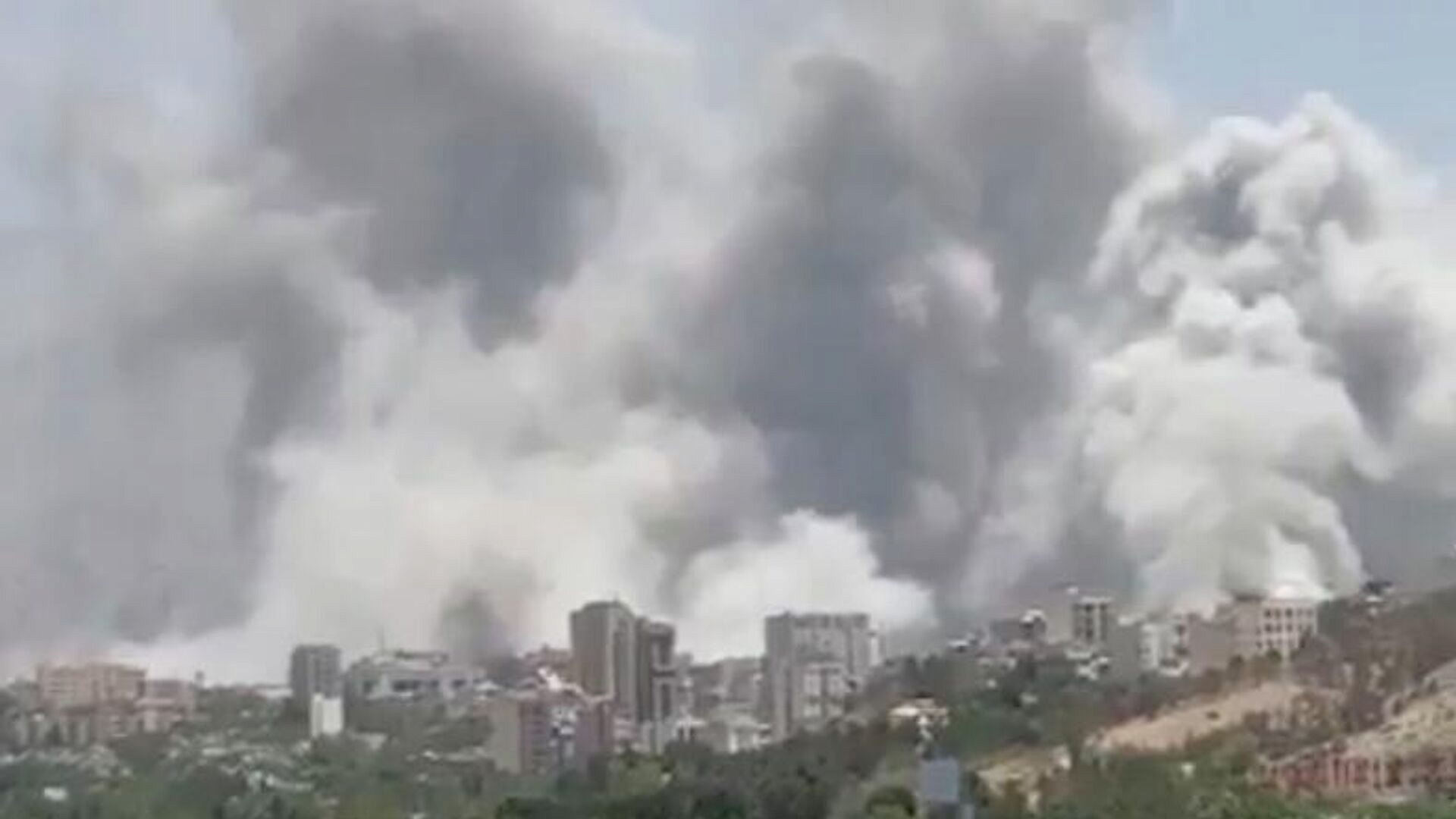 По нефтехимическому заводу в Тебризе нанесен удар, пишут иранские СМИ