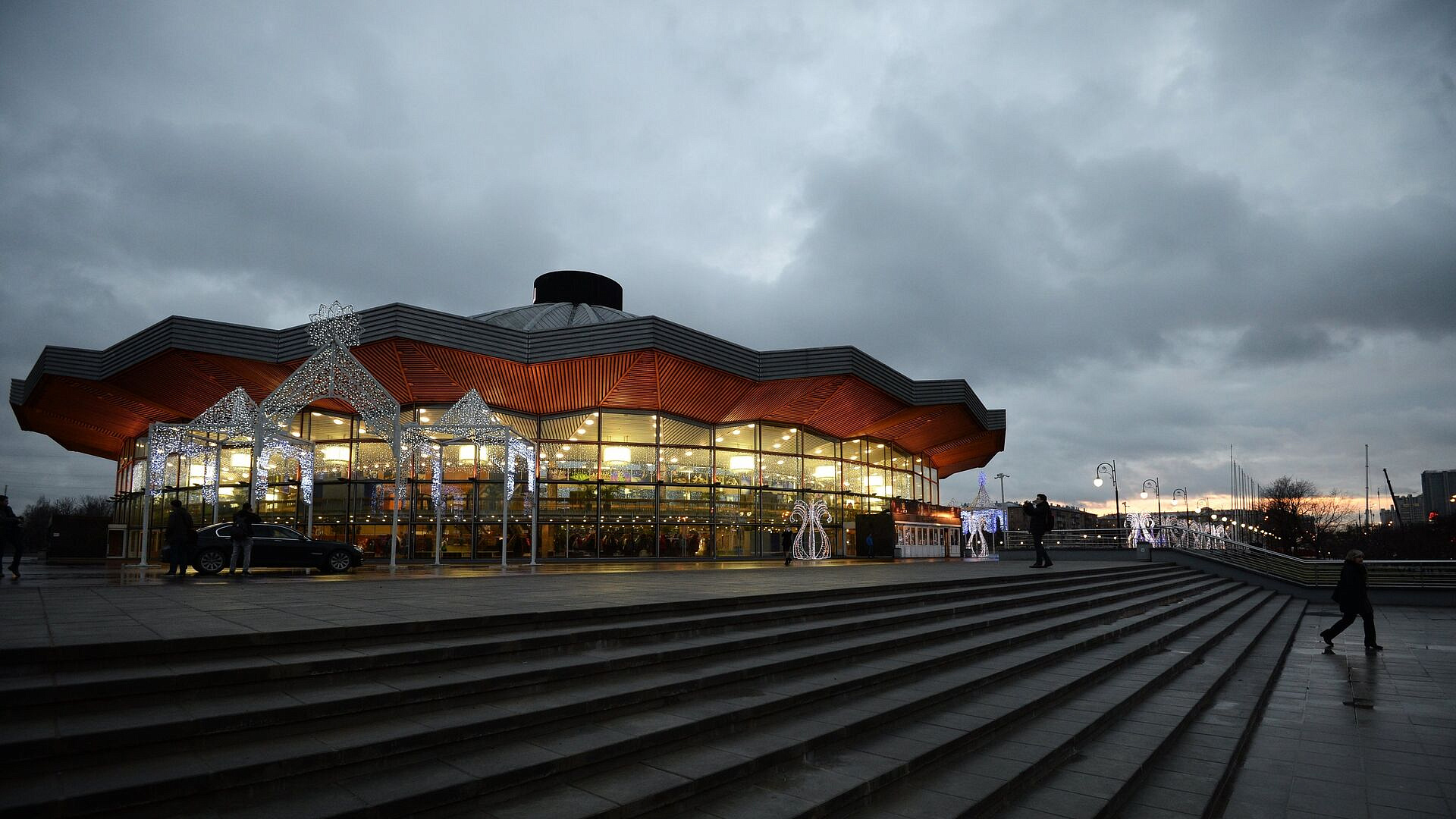 ������ 22-������ �������� ����� �� �����������