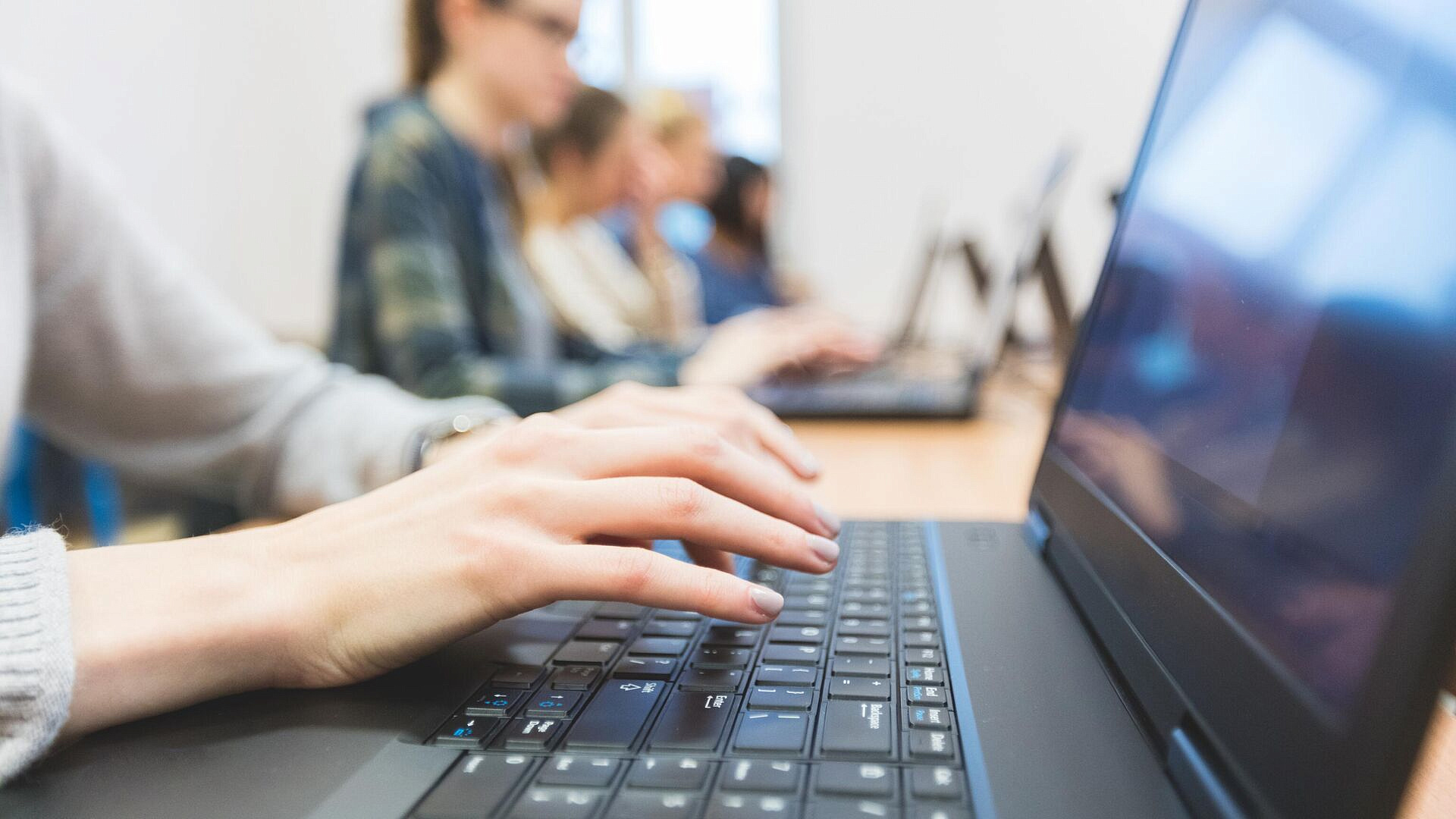 Единые учебники по информатике для старшеклассников появятся в 2027 году