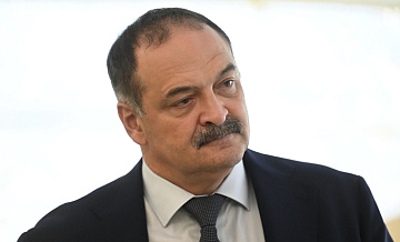 Меликов продолжает исполнять обязанности главы Дагестана до выхода указа