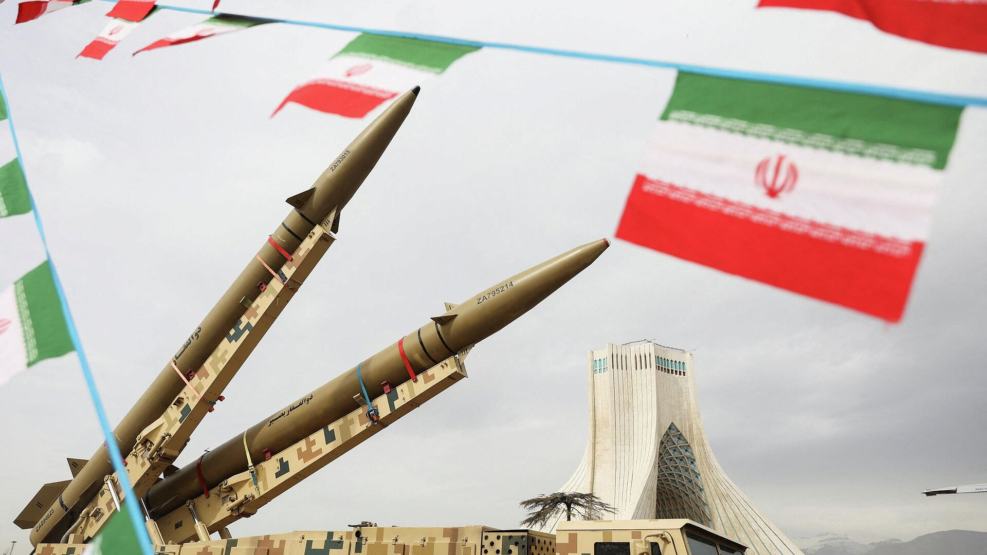 Иран нанес удары по базе США "Аль-Минхад" в ОАЭ