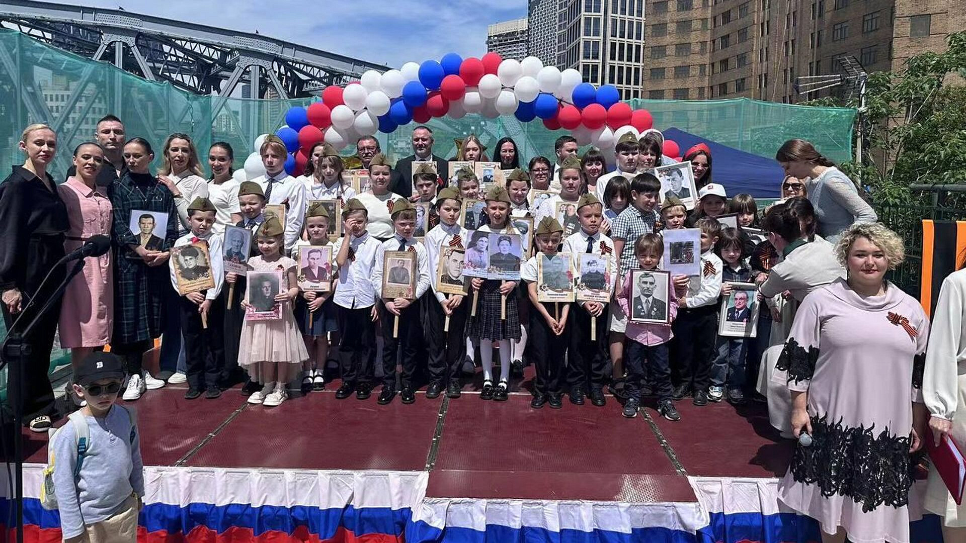 В крупных китайских городах прошла акция "Бессмертный полк"