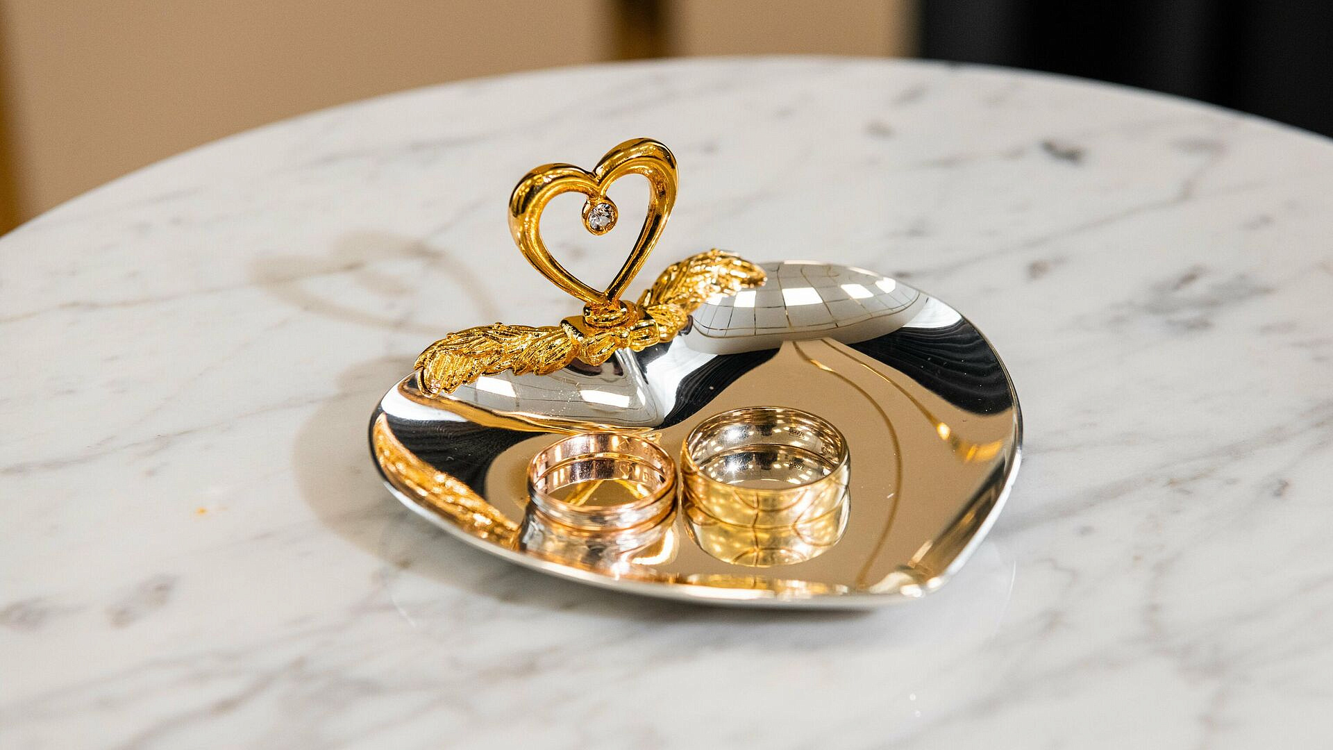 Названы популярные нетипичные места для заключения брака в Москве