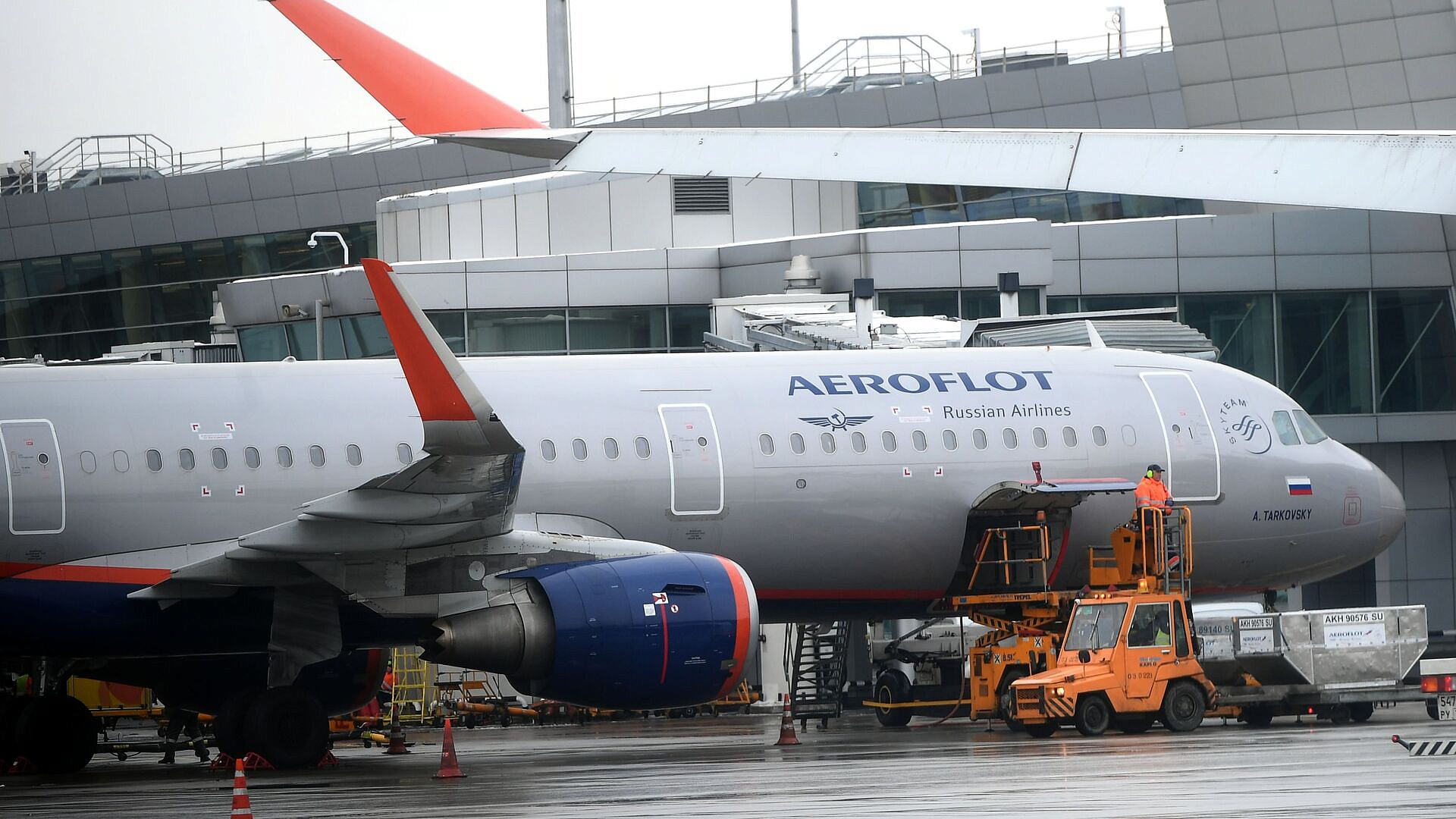 Первый рейс "Аэрофлота" для вывоза туристов прилетел в Дубай