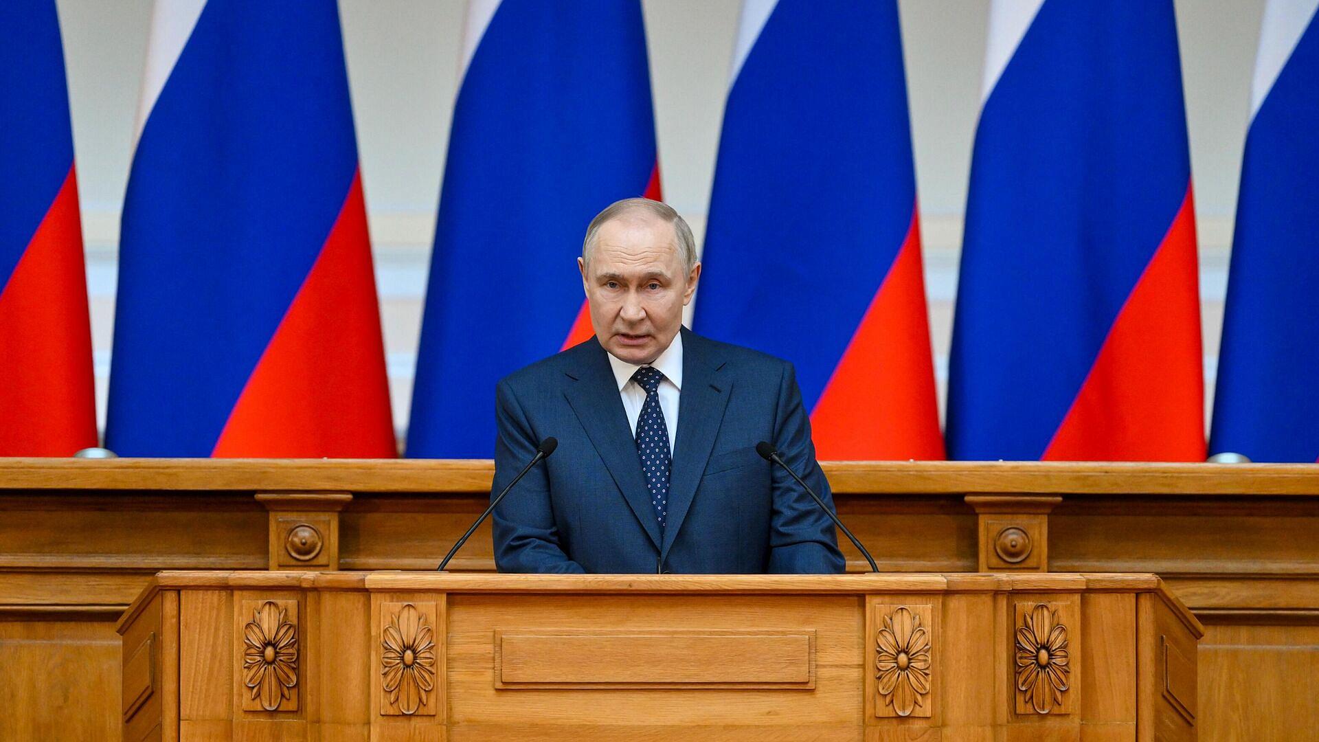 Россия должна быть достойна подвига предков в ВОВ, заявил Путин Россия должна быть достойна подвига предков в ВОВ, заявил Путин