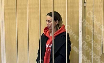 В Петербурге арестовали женщину, специально наехавшую на посетителей кафе