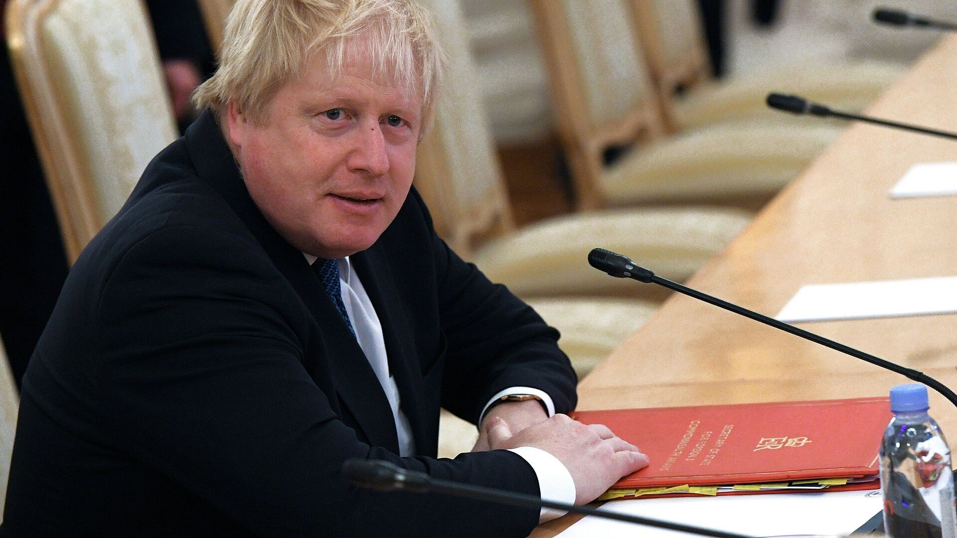 Джонсон в 2022 году убедил Киев продолжать воевать, заявил Путин