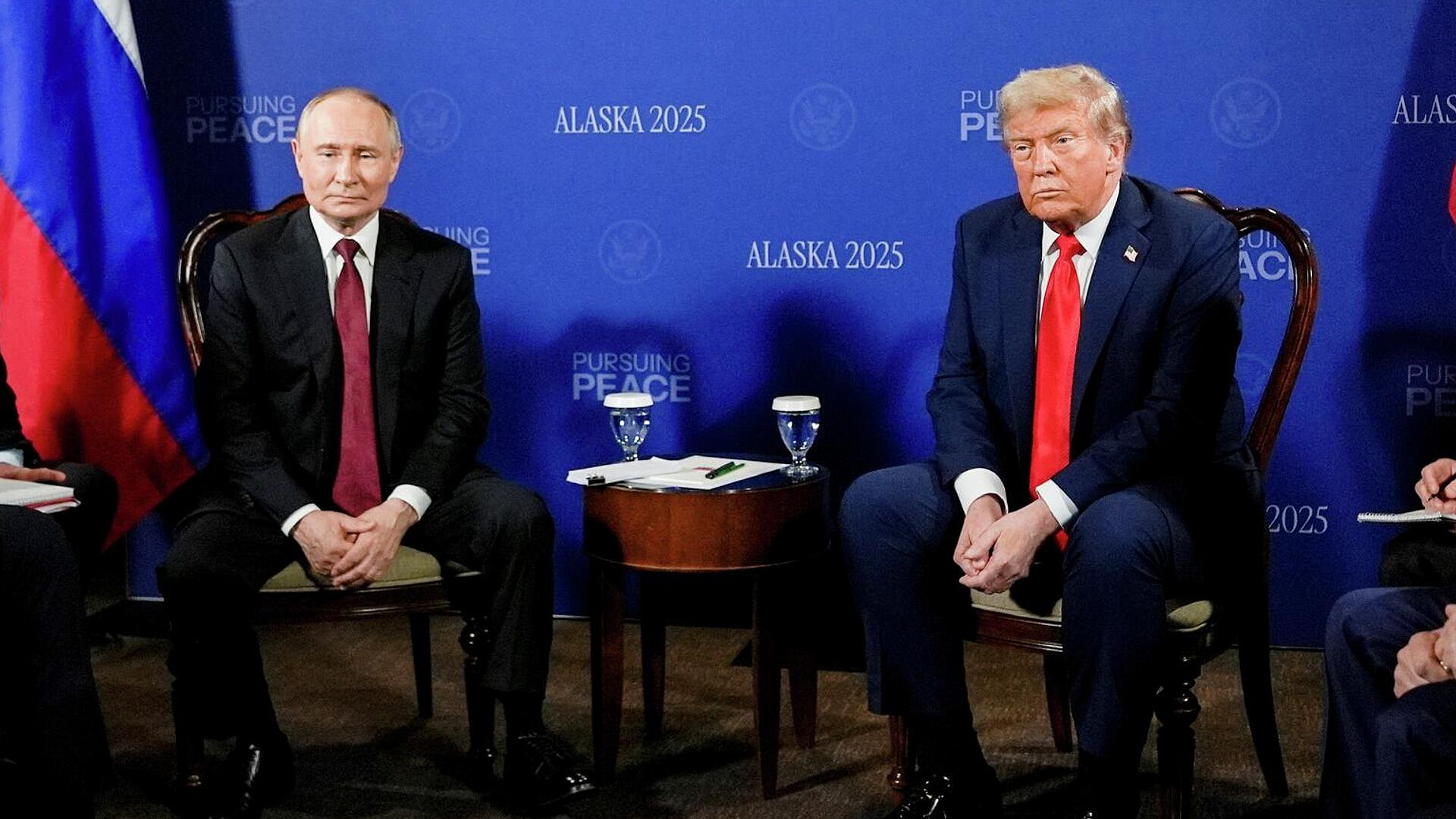 СМИ: России грозят санкциями за отказ от трехсторонней встречи по Украине