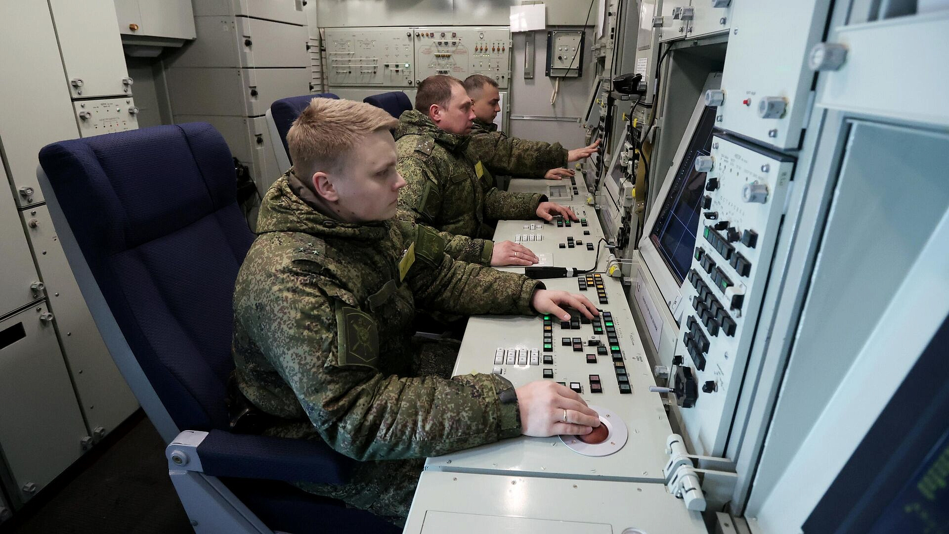 Силы ПВО отразили массированную атаку беспилотников в Ростовской области