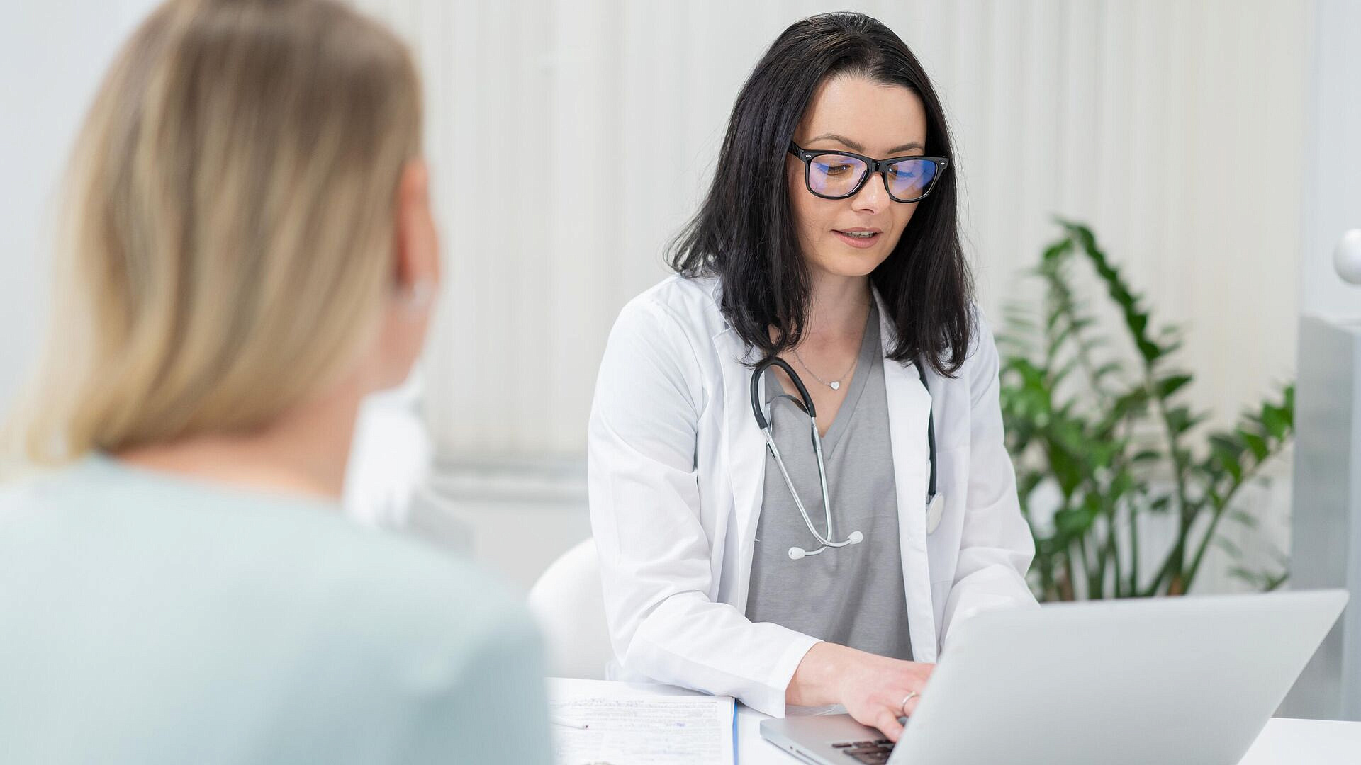 Врач назвала симптомы, при которых нужно обратиться к онкологу