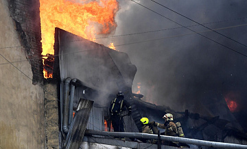 В Петербурге локализовали пожар в историческом здании