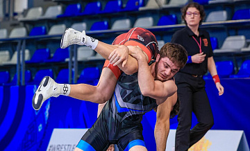 Российские борцы вольного стиля взяли пять золотых медалей на молодежном ЧЕ