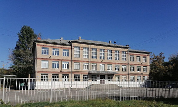 Обстановка у школы в Челябинске, где произошло ЧП, спокойная