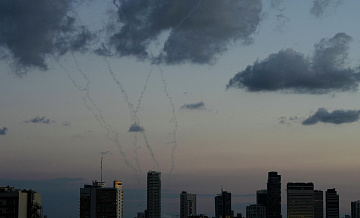 Обломки ракеты упали рядом с посольством Украины в Тель-Авиве