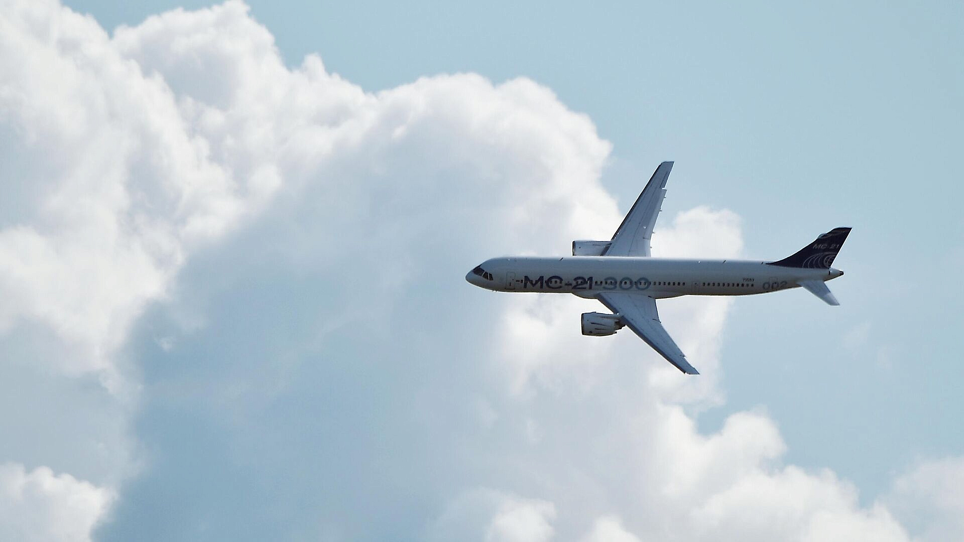 Мишустин назвал ключевые российские проекты в авиастроении