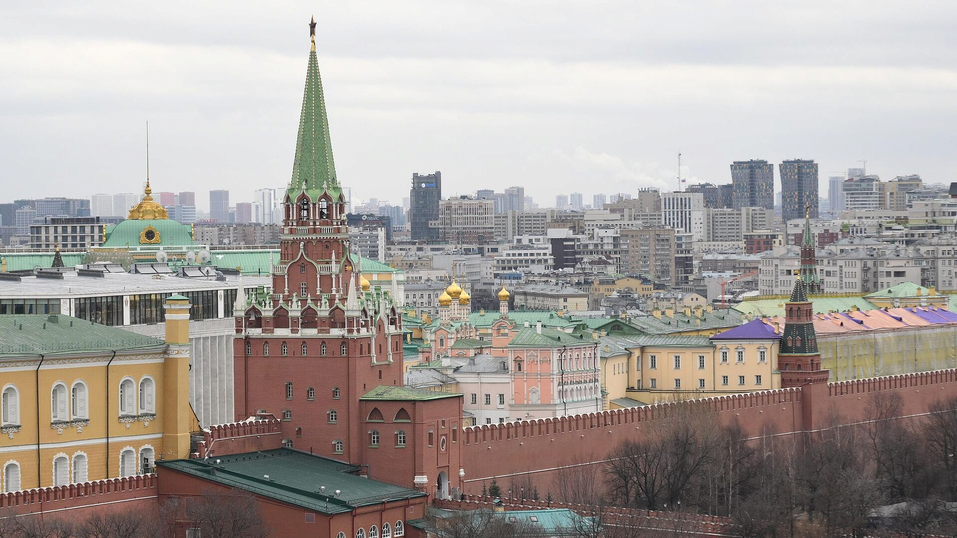 В Кремле рассказали о работе по урегулированию на Украине
