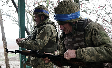 Беженец рассказал что ВСУ намеренно ударили по подвалу с людьми в Родинском
