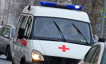 В Краснодаре на женщину упал светофор