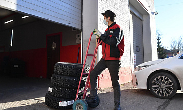 Россиян предостерегли от ошибок при смене зимних шин на летние
