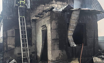 В Приморье при пожаре в частном доме погибли два человека