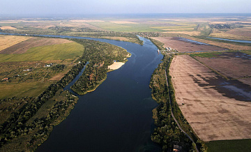 В Ростовской области судно село на мель во время движения в турецкий порт