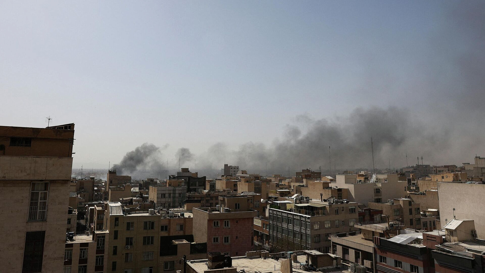 Совбез Ирана заявил о сокрушительных мерах ответ на атаку США и Израиля