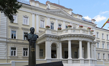 Подозреваемый в поджоге здания Минобороны Литвы поджег еще три объекта