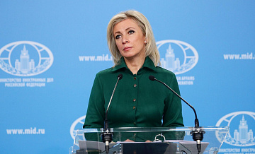 Захарова сравнила заявления посла Франции и хамство Макрона
