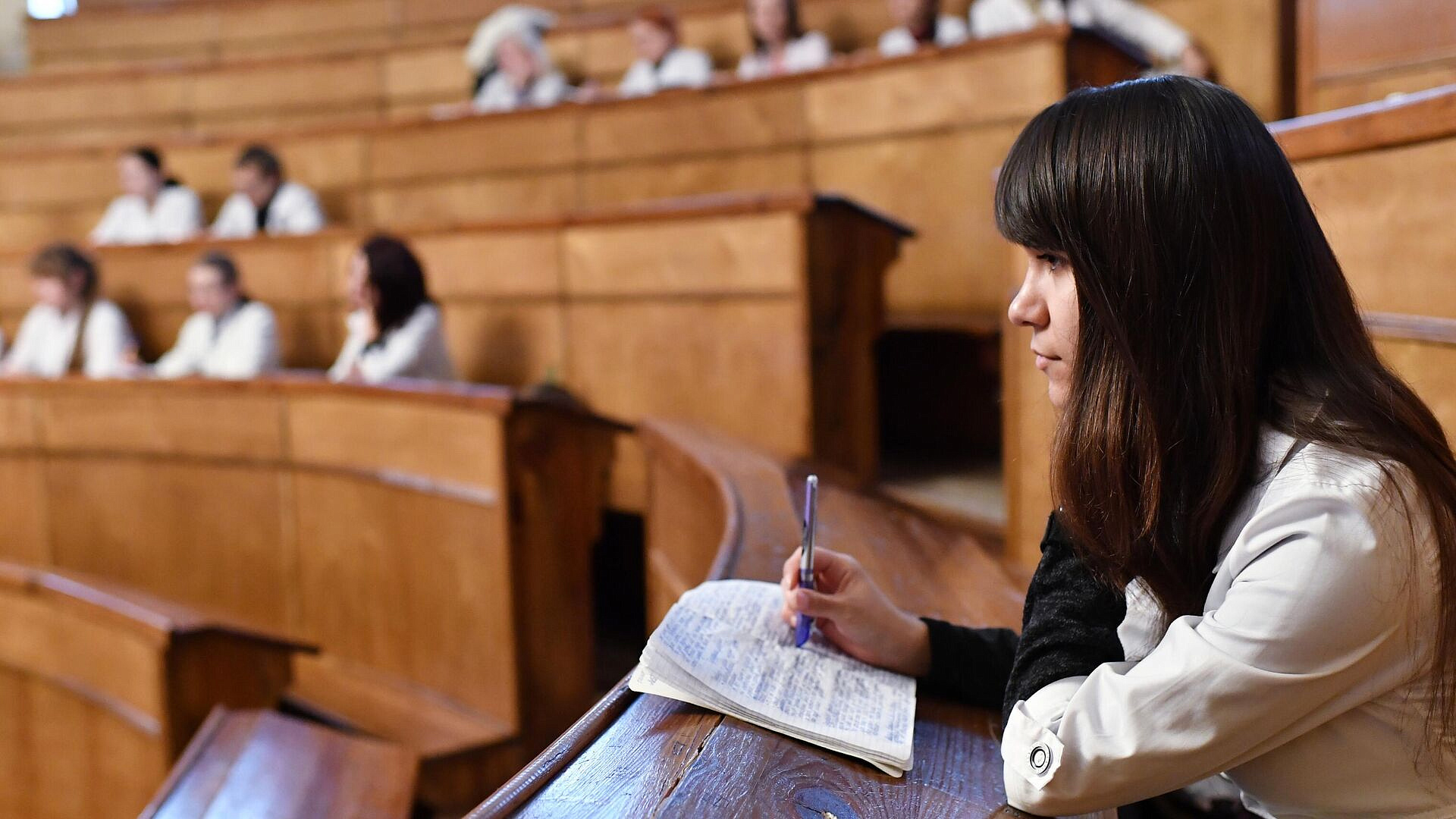 Правительство предоставит гранты 15 научно-образовательным центрам