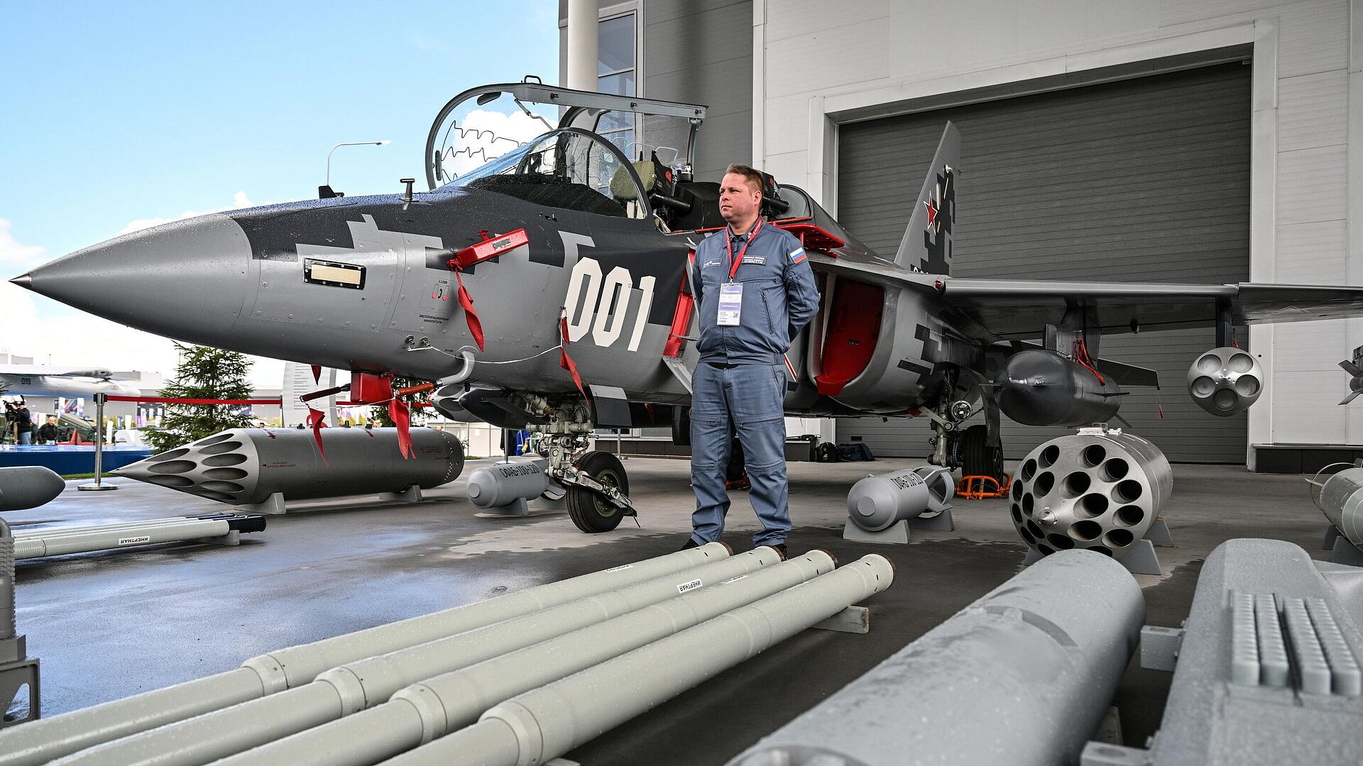 В России приступили к сборке первых самолетов Як-130М