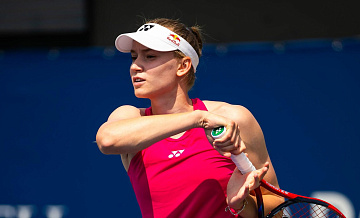 Рыбакина вышла в четвертьфинал турнира в Дохе