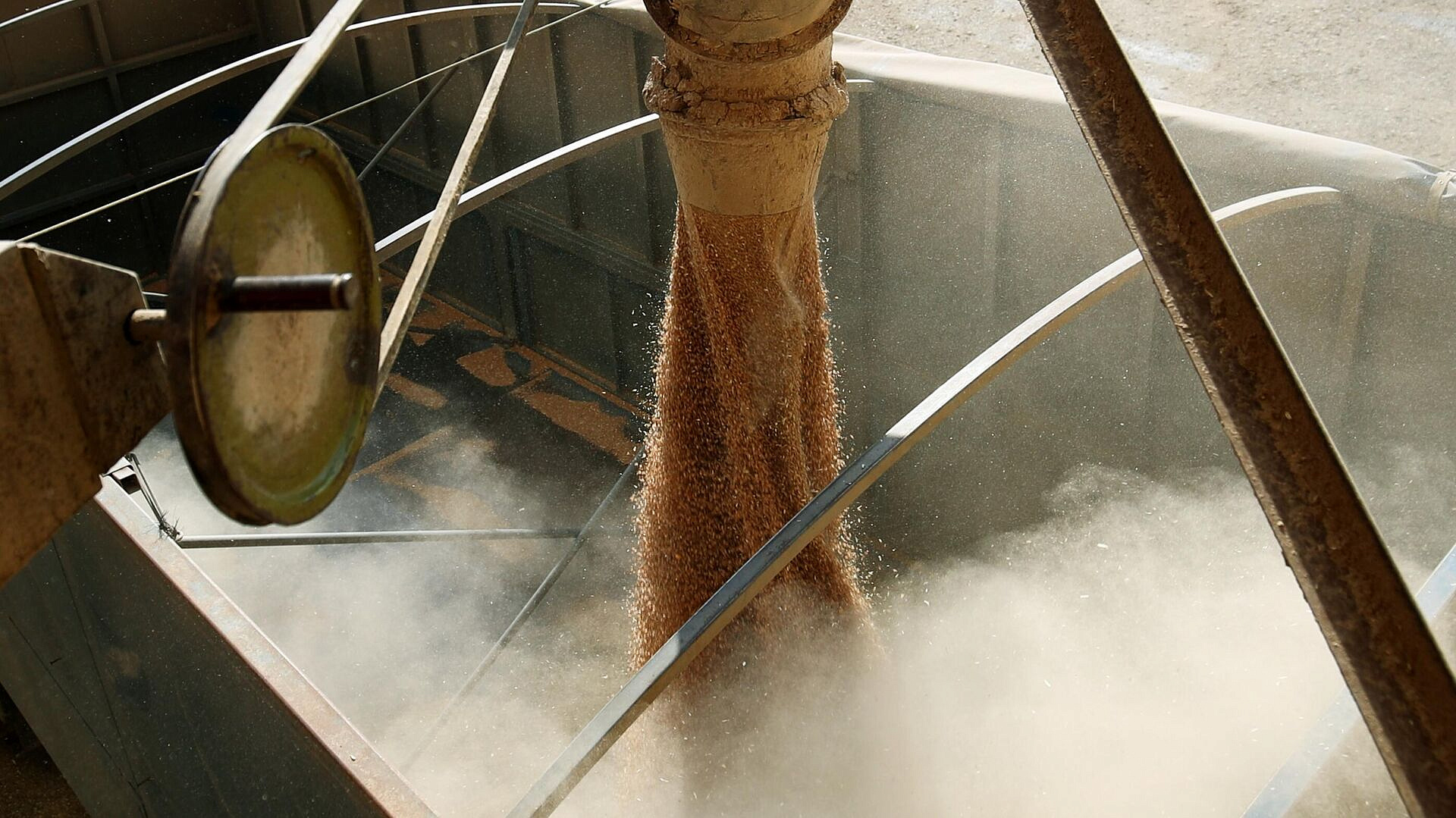 Россия получит урожаи, нужные для продбезопасности, заявил Патрушев