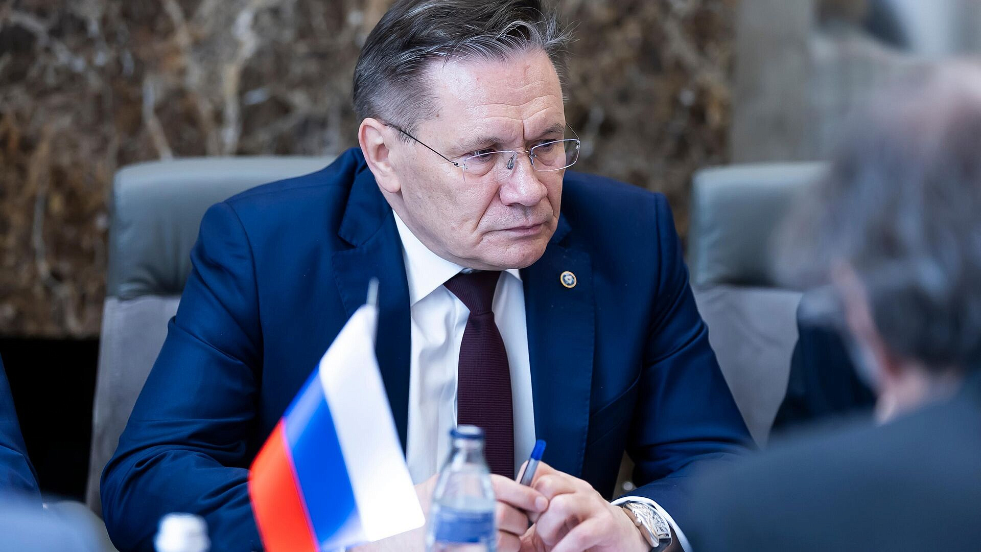 ������� ��������� � ������ ����������� "��������" � �������������� ��������