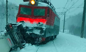 В Подмосковье частично восстановили движение поездов после ДТП с фурой