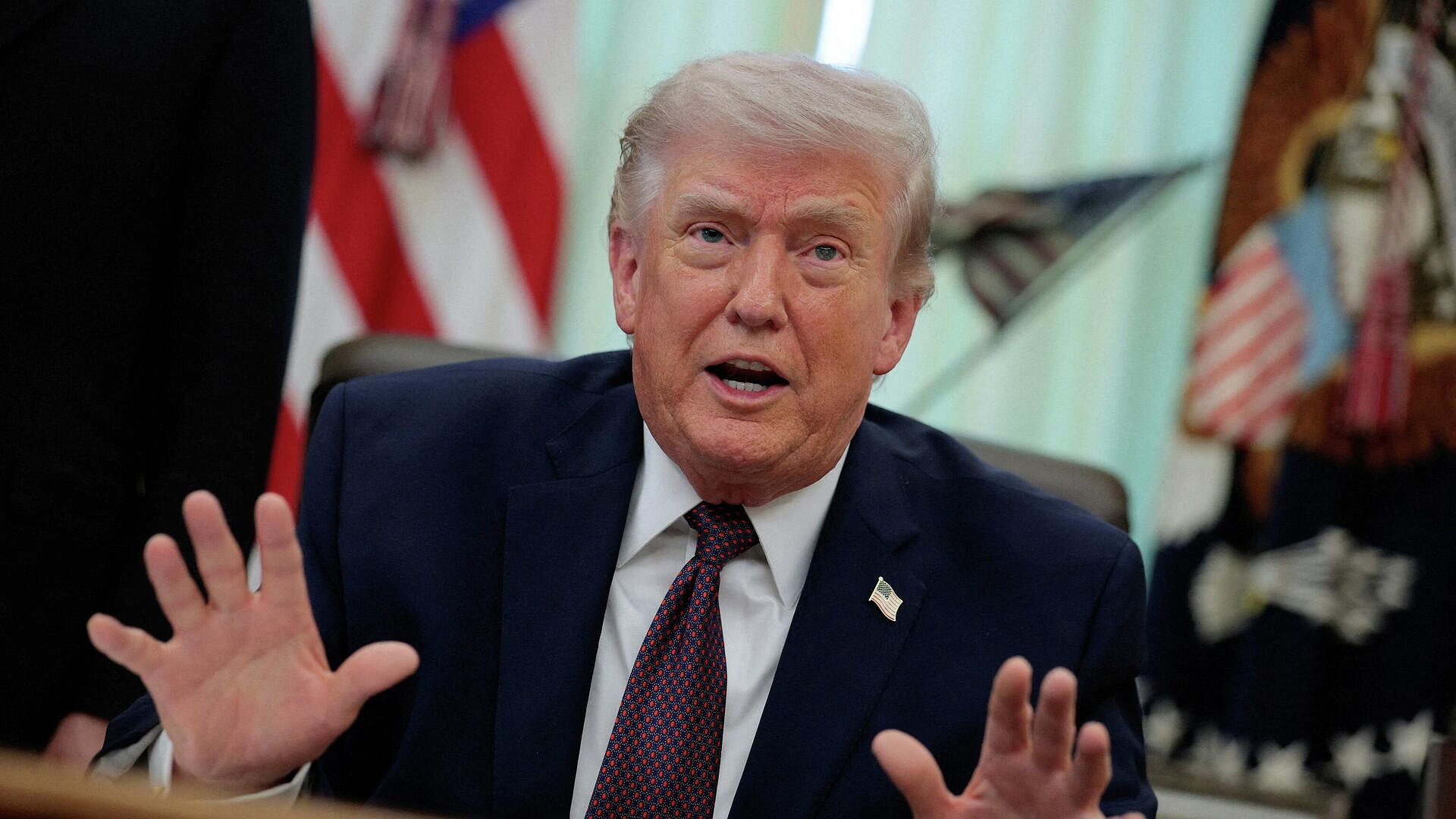 "Это ошеломило". В США забили тревогу после неожиданного решения Трампа