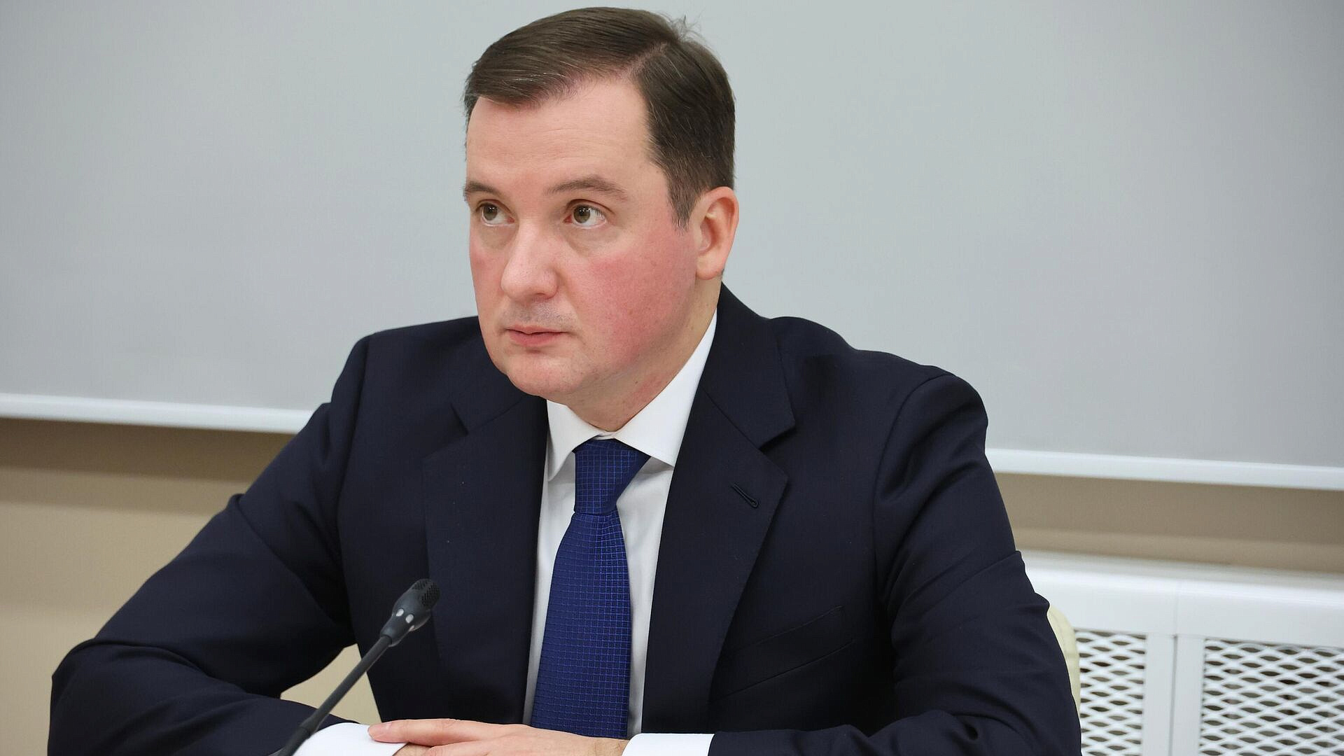 Цыбульский обсудил развитие "Арктического экспресса" с китайской компанией