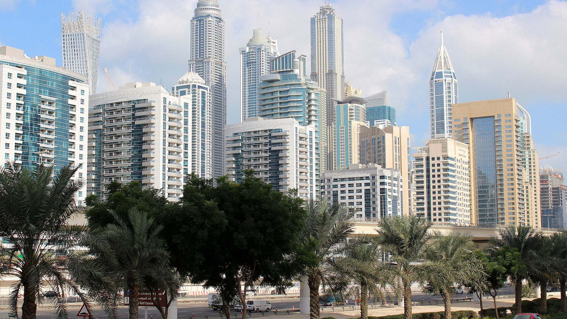 Российская туристка рассказала о запасах еды и воды в Дубае