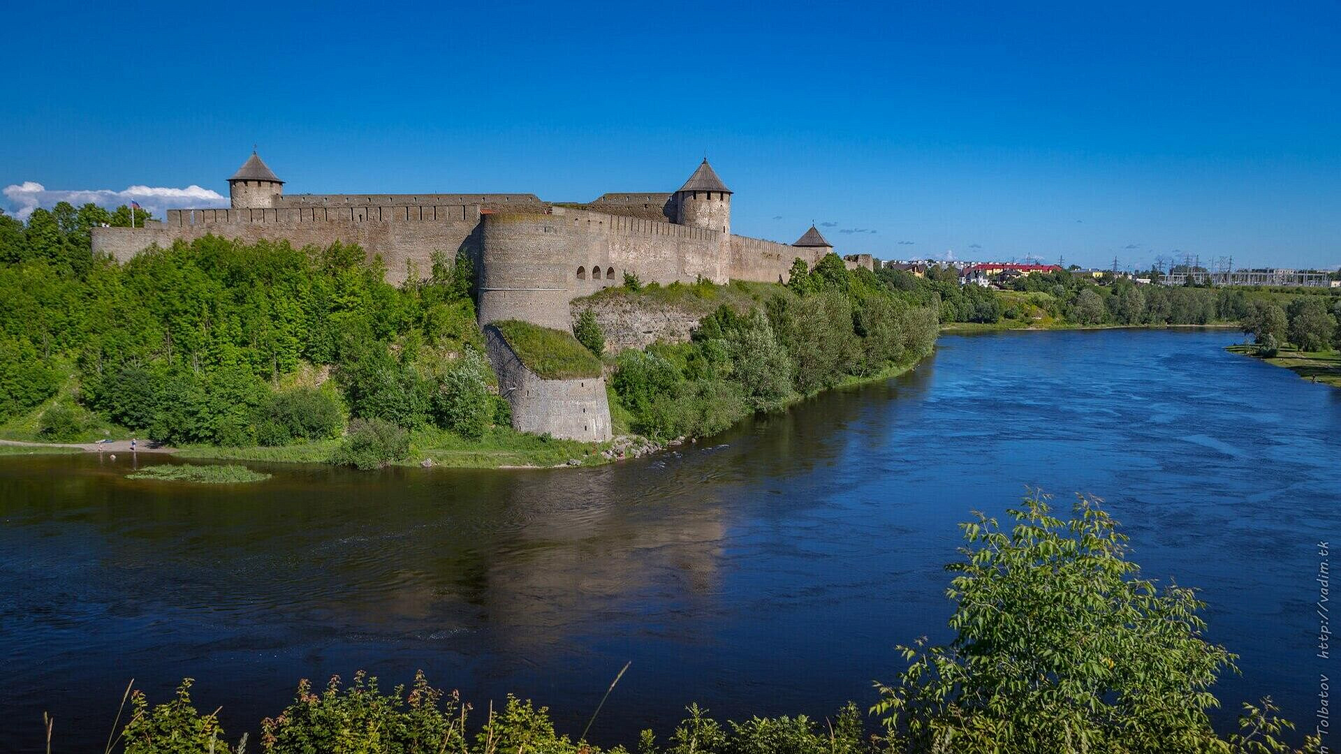 Ивангороду присвоили звание "Город воинской доблести"