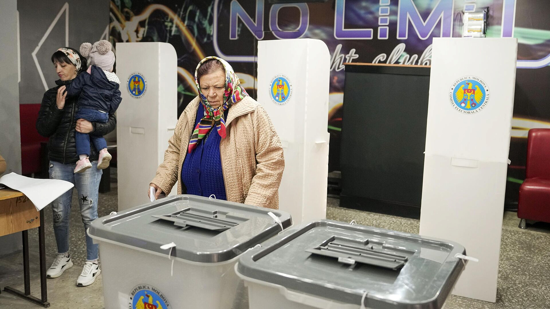 СВР: в ОБСЕ уверены в нарушениях на предстоящих выборах в Молдавии