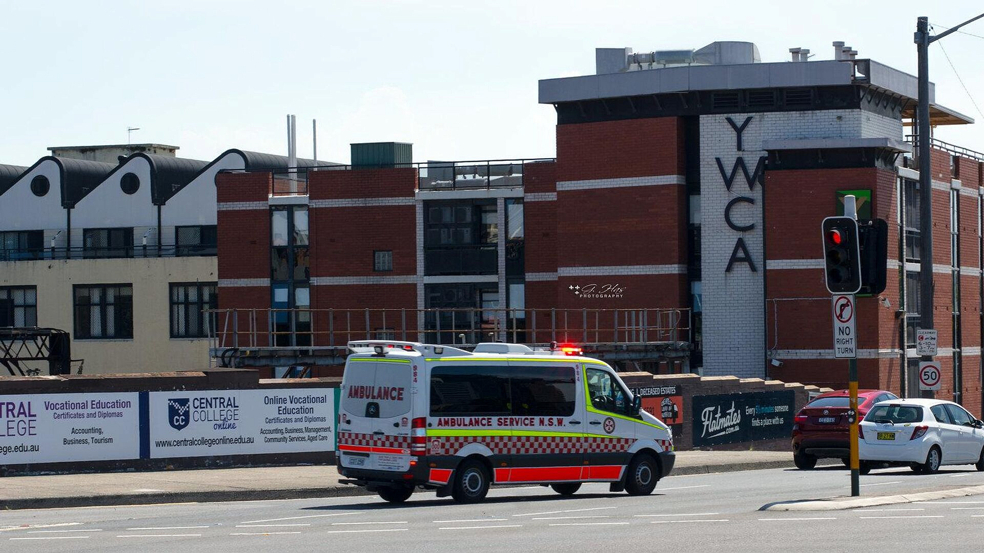 Австралийская полиция назвала причину, побудившую преступника напасть на ТЦ