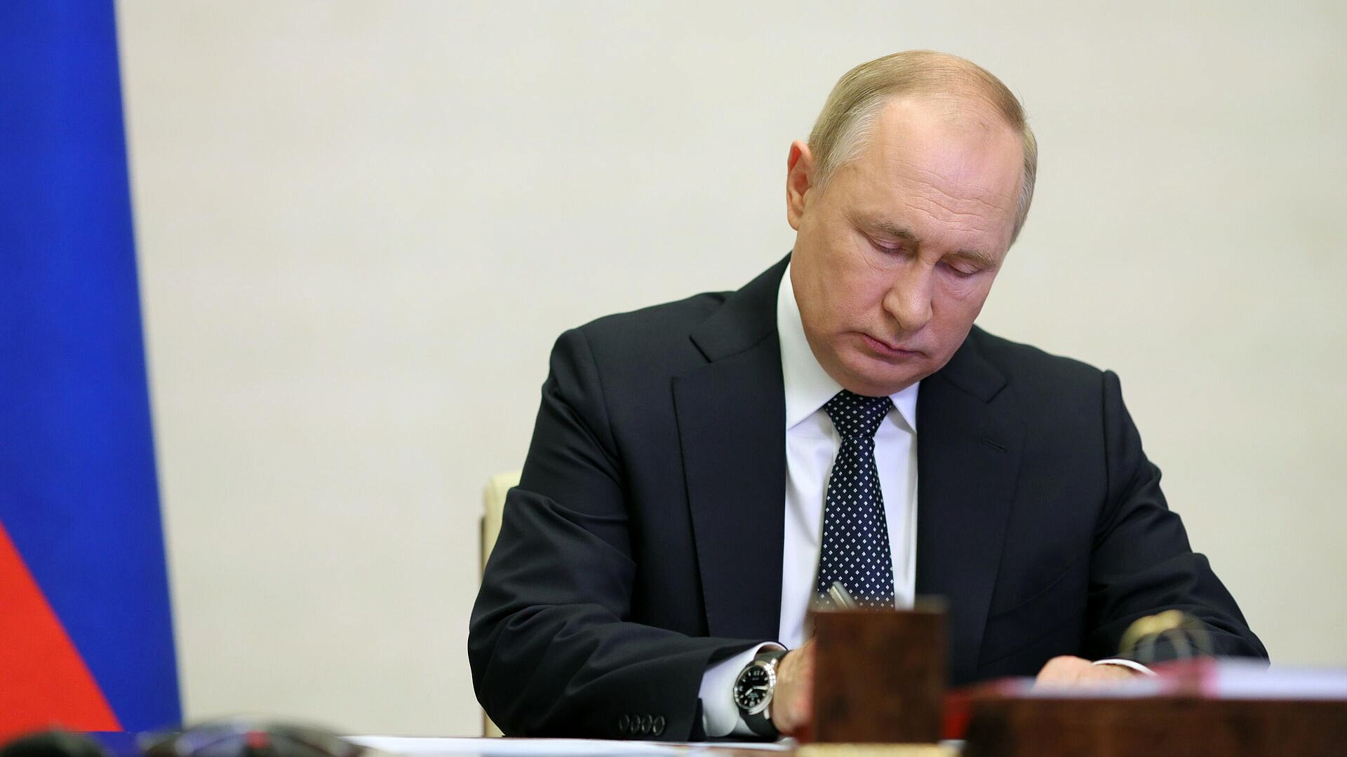 Путин подписал закон о возврате наследникам умерших переплат по налогам