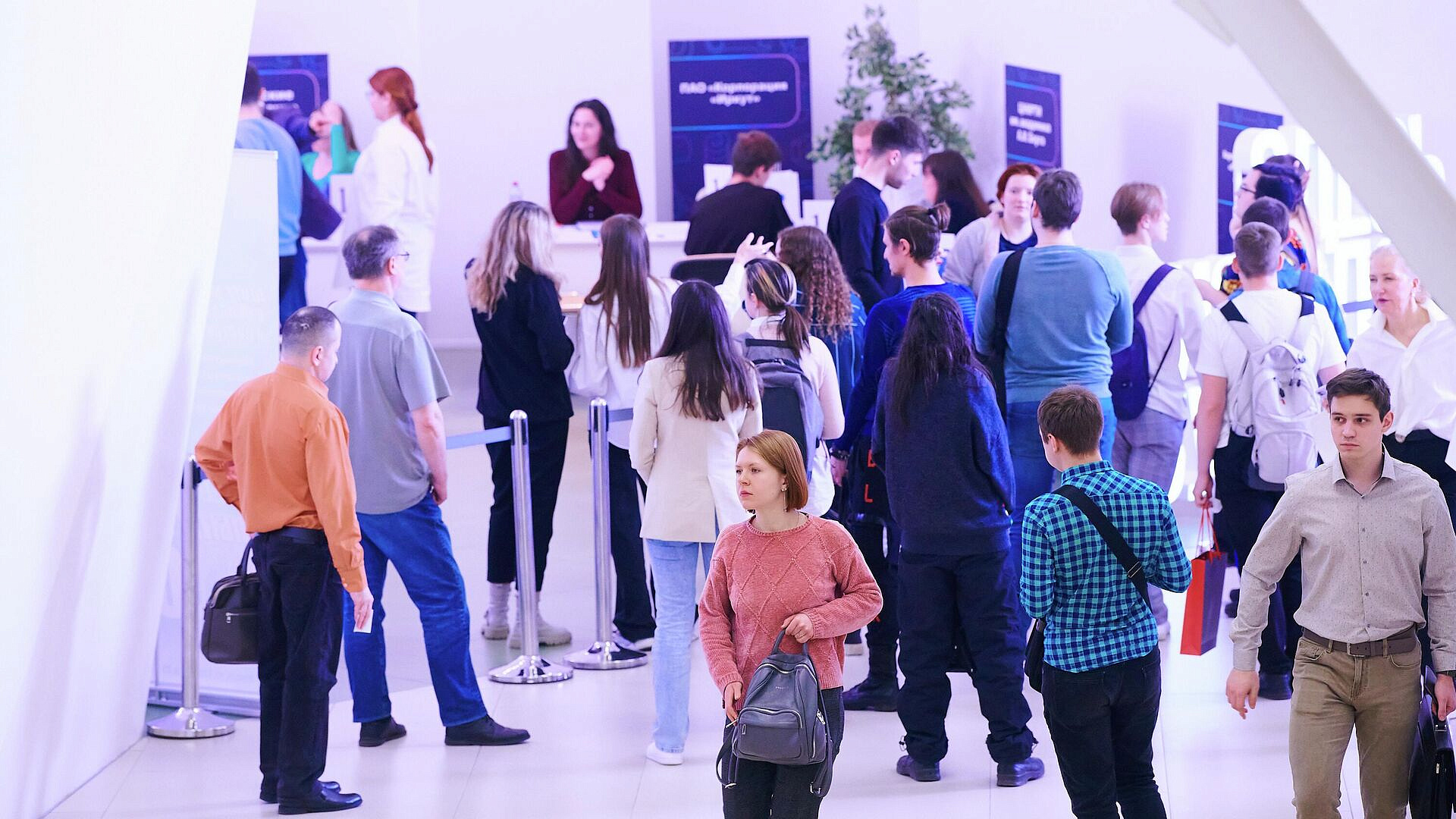 Ликсутов: весенняя ярмарка вакансий для инженеров прошла в ОЭЗ Москвы