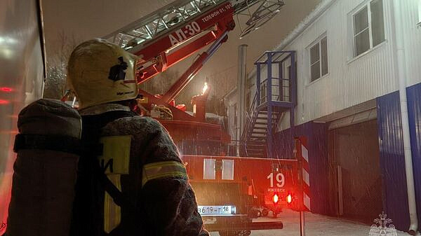 При пожаре на складе в Ижевске погиб человек