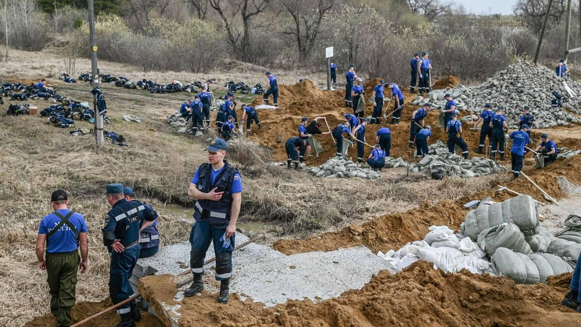 В Ишиме ликвидировали протечку на дамбе