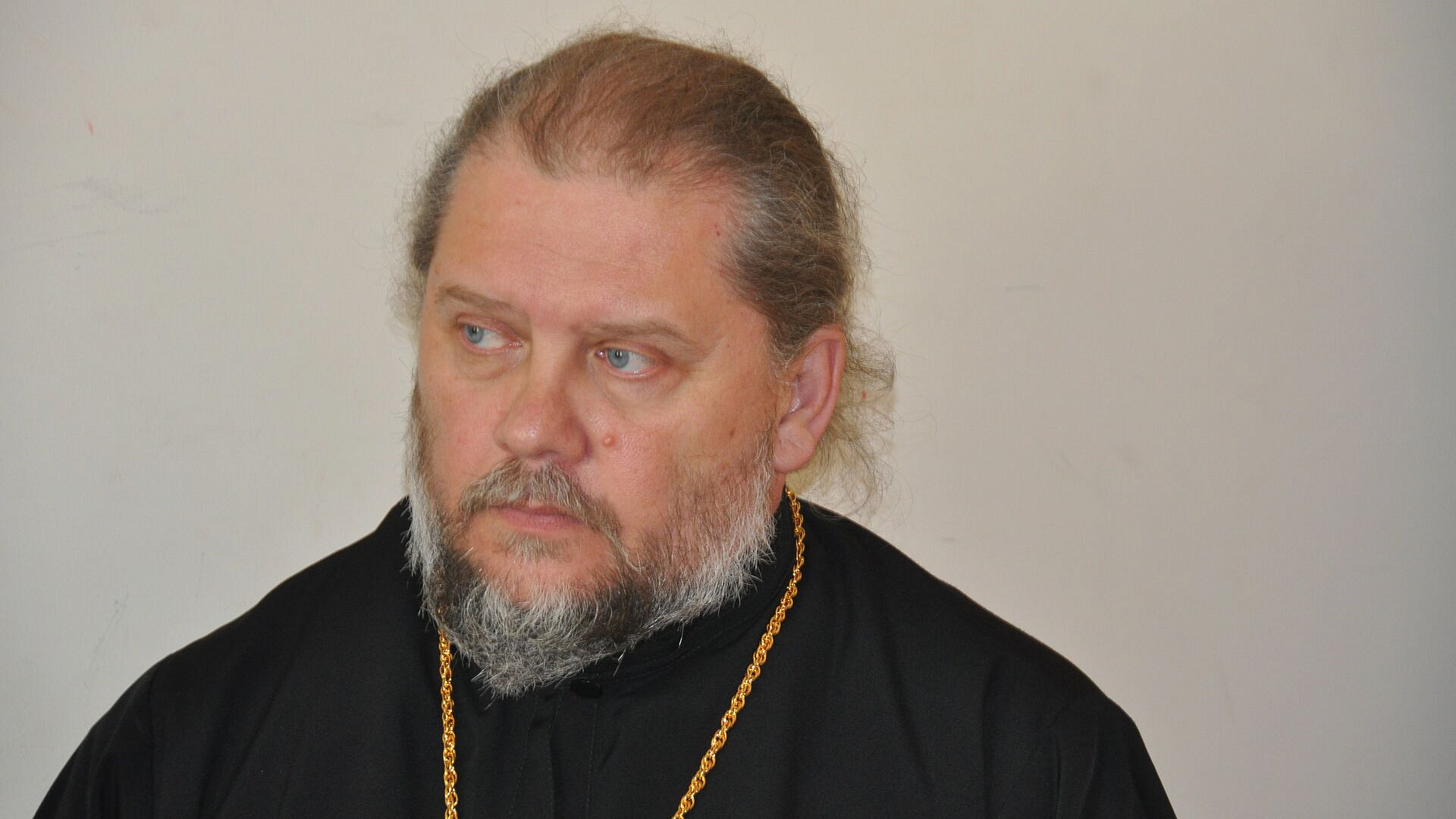 Священника-психолога Андрея Лоргуса лишили сана