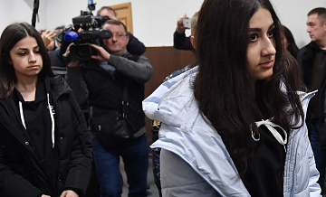 Суд допросил сестер Хачатурян на посмертном процессе против их отца